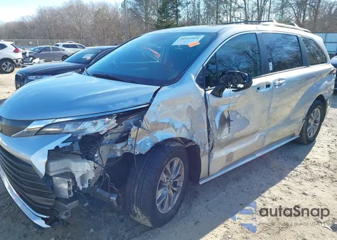 2022 Toyota Sienna Xle z USA, uszkodzony, nr VIN 5TDYRKEC7NS102276